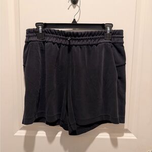 Lululemon softstreme black size 8